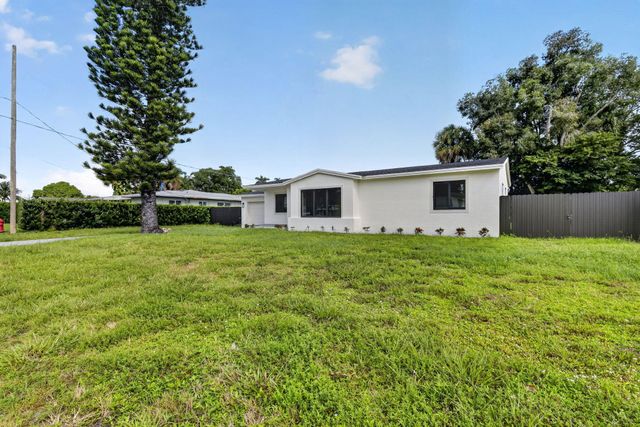 3185 Riddle Road, West Palm Beach, FL 33406