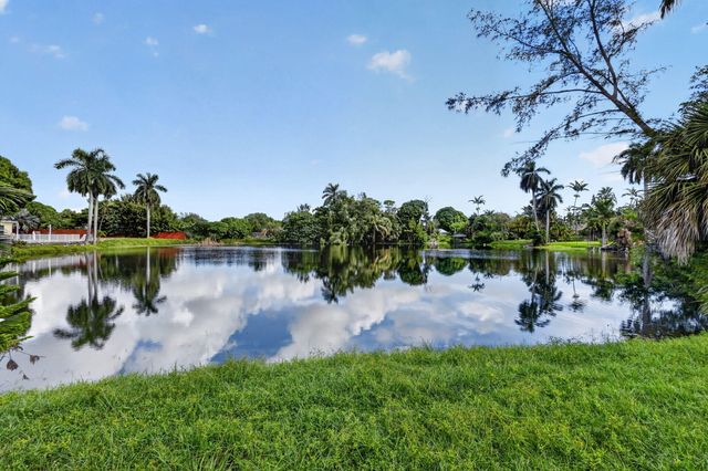 3185 Riddle Road, West Palm Beach, FL 33406
