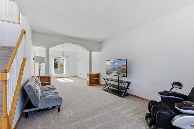 17993 Fullerton Court, Lakeville, MN 55044