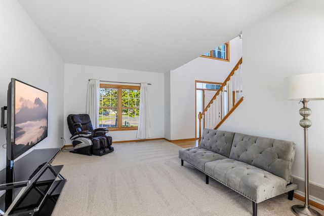 17993 Fullerton Court, Lakeville, MN 55044