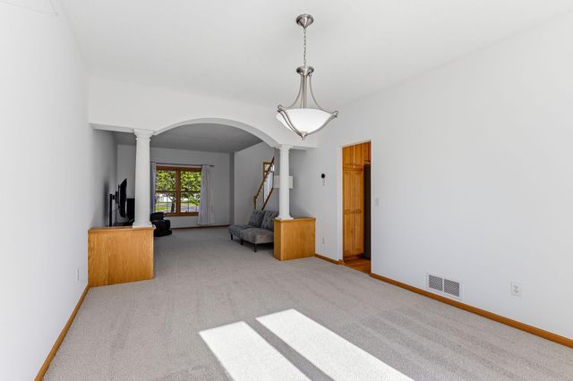 17993 Fullerton Court, Lakeville, MN 55044