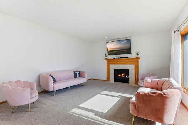 17993 Fullerton Court, Lakeville, MN 55044