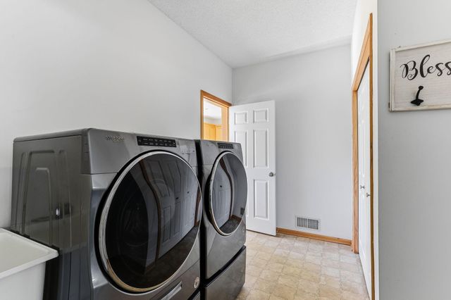 17993 Fullerton Court, Lakeville, MN 55044