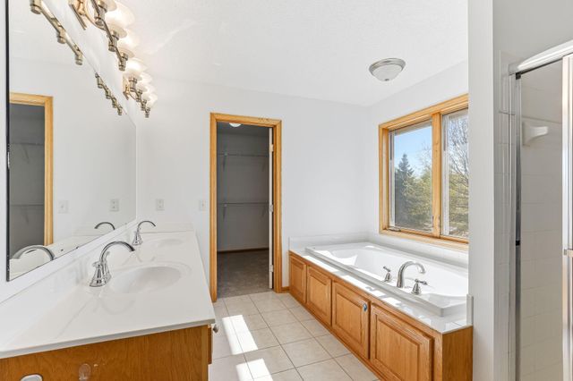 17993 Fullerton Court, Lakeville, MN 55044