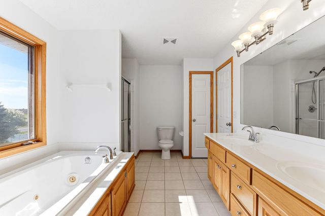 17993 Fullerton Court, Lakeville, MN 55044