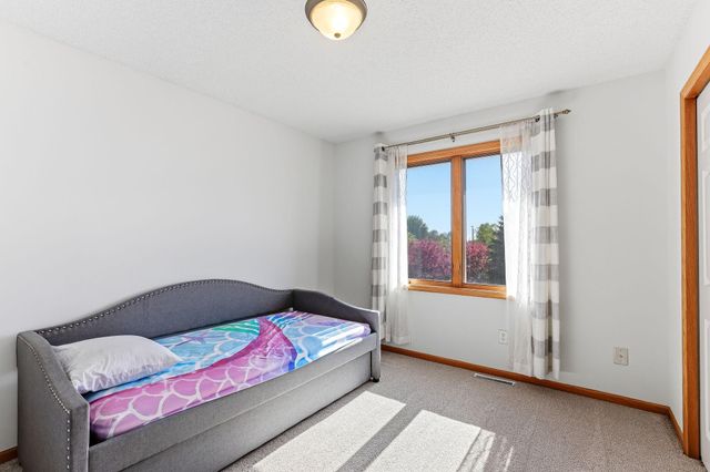 17993 Fullerton Court, Lakeville, MN 55044