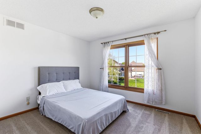 17993 Fullerton Court, Lakeville, MN 55044