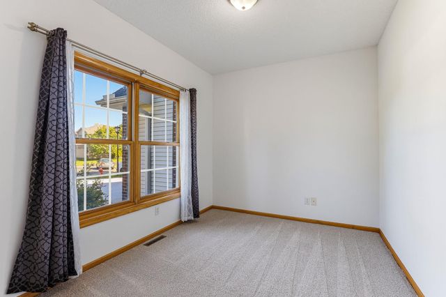 17993 Fullerton Court, Lakeville, MN 55044