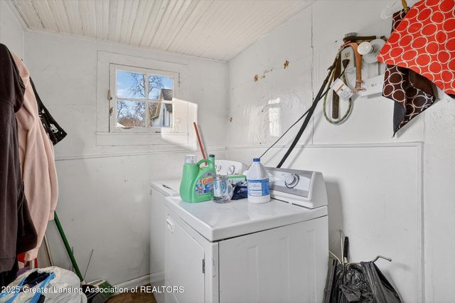 616 Isbell Street, Lansing, MI 48910