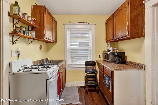 616 Isbell Street, Lansing, MI 48910