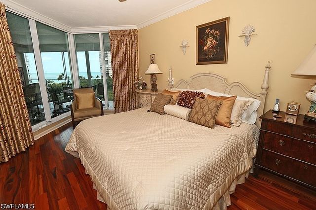 60 Seagate DR 604, Naples, FL 34103