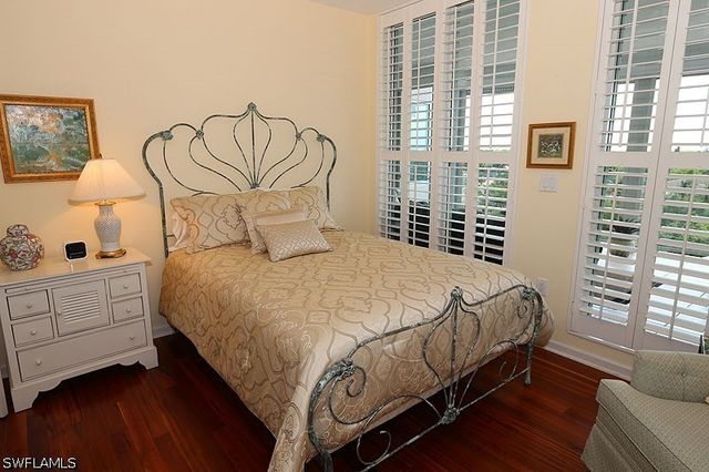 60 Seagate DR 604, Naples, FL 34103