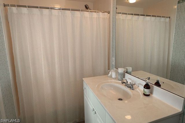 60 Seagate DR 604, Naples, FL 34103