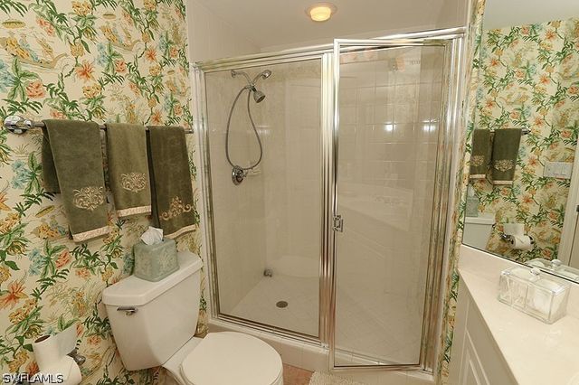60 Seagate DR 604, Naples, FL 34103
