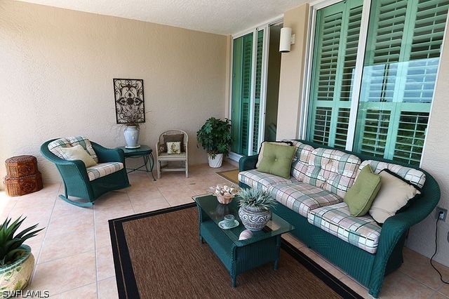 60 Seagate DR 604, Naples, FL 34103
