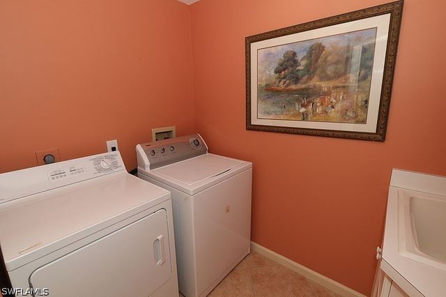60 Seagate DR 604, Naples, FL 34103