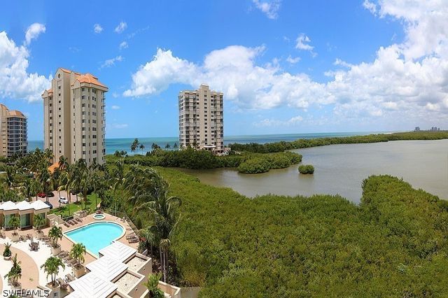 60 Seagate DR 604, Naples, FL 34103