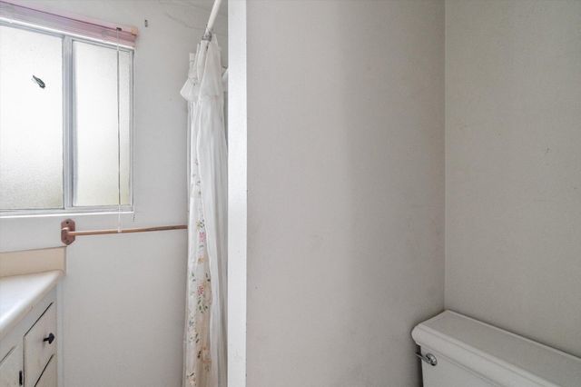 21941 Reading Drive, Anderson, CA 96007