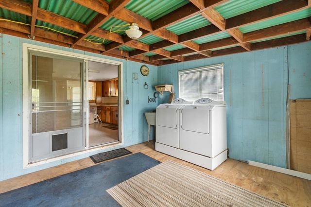 21941 Reading Drive, Anderson, CA 96007