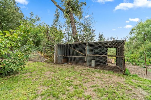 21941 Reading Drive, Anderson, CA 96007