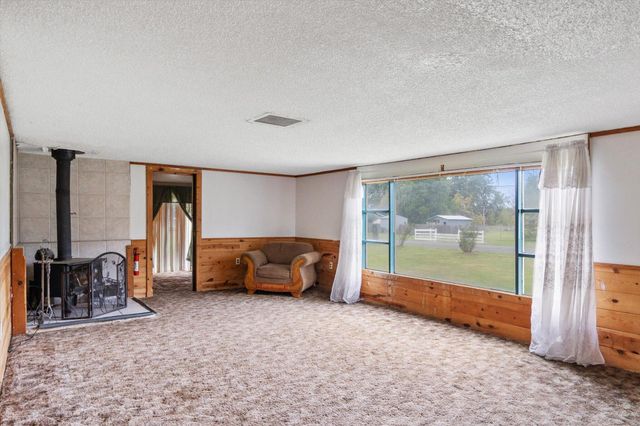 21941 Reading Drive, Anderson, CA 96007