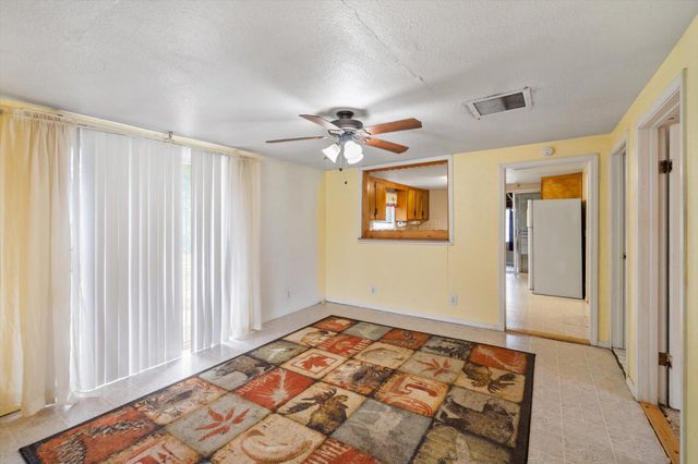 21941 Reading Drive, Anderson, CA 96007