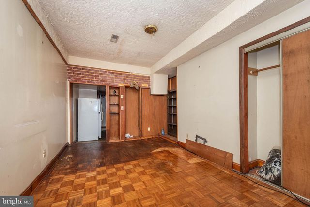 212 W SARATOGA ST, Baltimore, MD 21201