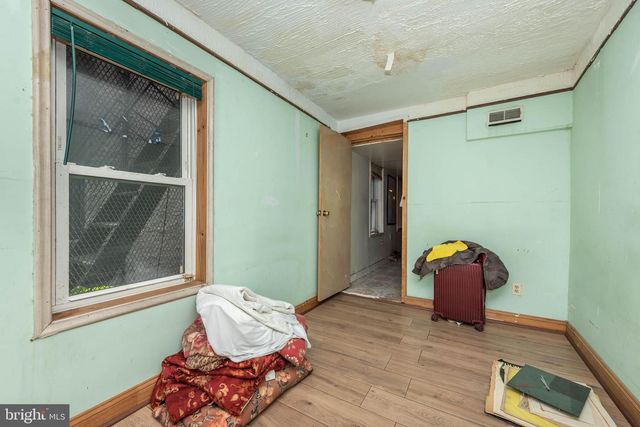 212 W SARATOGA ST, Baltimore, MD 21201