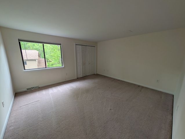 233 Meeting House Path 233, Ashland, MA 01721