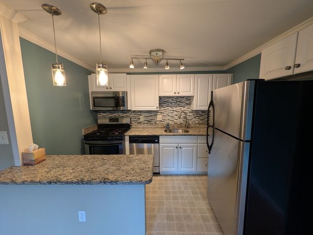 233 Meeting House Path 233, Ashland, MA 01721