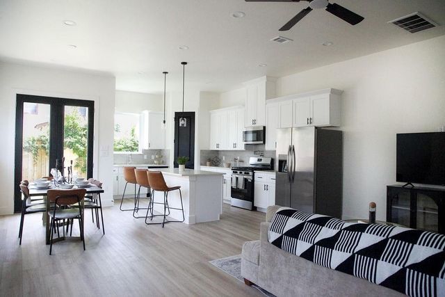 7134 Saint Augustine Street, Houston, TX 77021