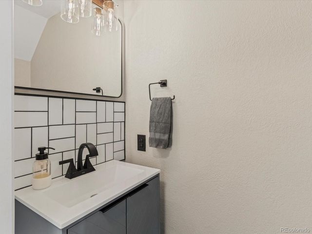 17083 E Wagon Trail Pkwy, Aurora, CO 80015