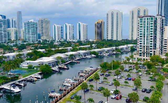 400 Kings Point Drive 316, Sunny Isles Beach, FL 33160