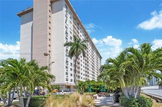 400 Kings Point Drive 316, Sunny Isles Beach, FL 33160