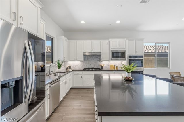 11605 Falcon Gorge Avenue, Las Vegas, NV 89138