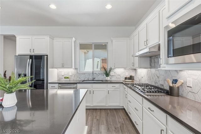 11605 Falcon Gorge Avenue, Las Vegas, NV 89138