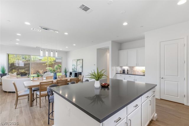 11605 Falcon Gorge Avenue, Las Vegas, NV 89138