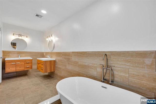 210 Corliss Avenue, Phillipsburg, NJ 08865