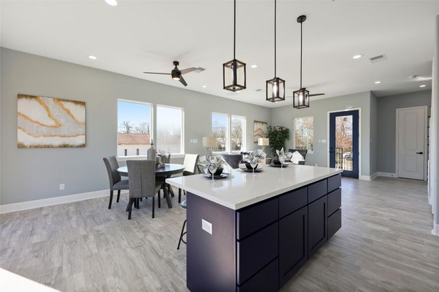 2208 Des Chaumes, Houston, TX 77026