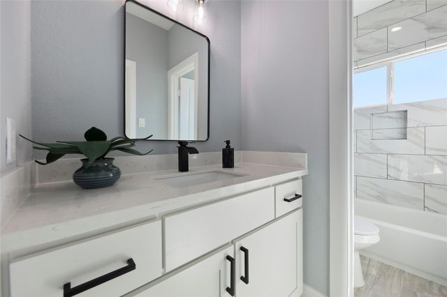 2208 Des Chaumes, Houston, TX 77026