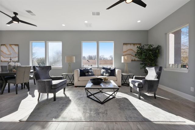 2208 Des Chaumes, Houston, TX 77026