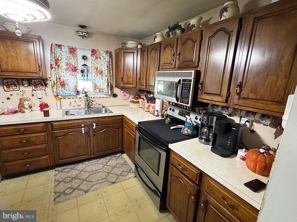908 SUNRISE LN, Wrightsville, PA 17368