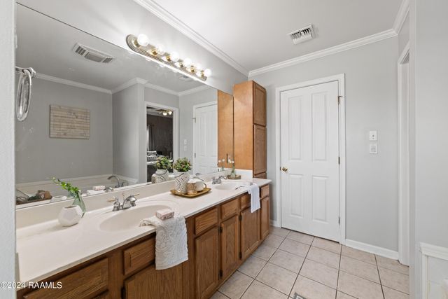 201 Pear Tree Circle, Broussard, LA 70518