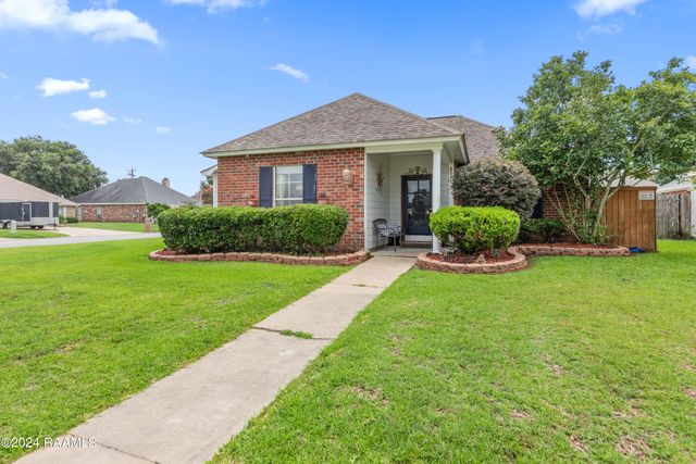 201 Pear Tree Circle, Broussard, LA 70518