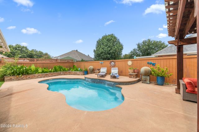 201 Pear Tree Circle, Broussard, LA 70518