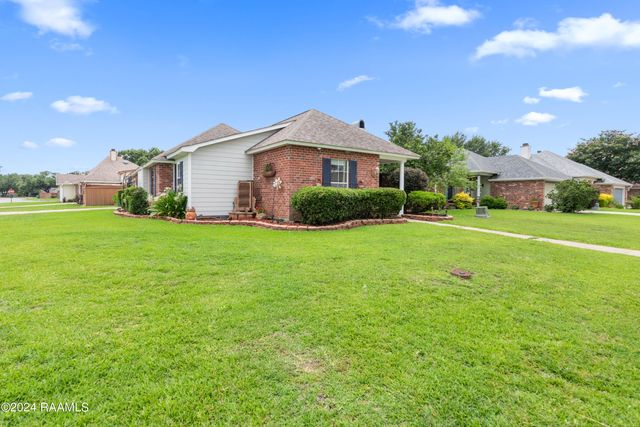 201 Pear Tree Circle, Broussard, LA 70518