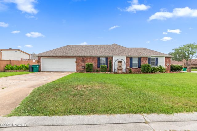 201 Pear Tree Circle, Broussard, LA 70518
