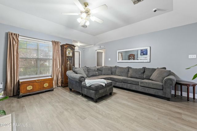 201 Pear Tree Circle, Broussard, LA 70518