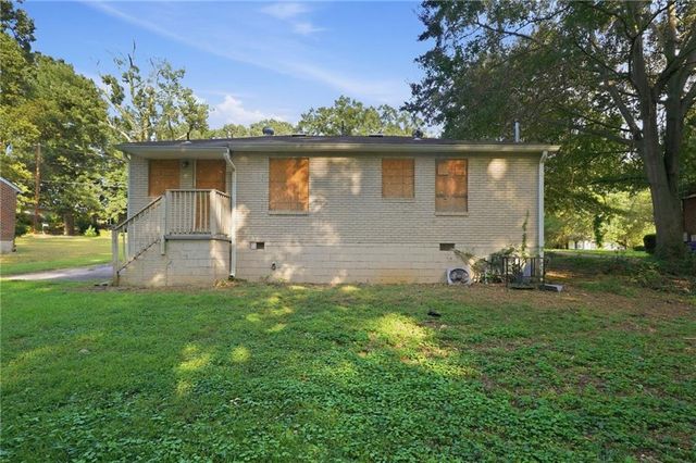 1877 Selwyn Drive, Decatur, GA 30035