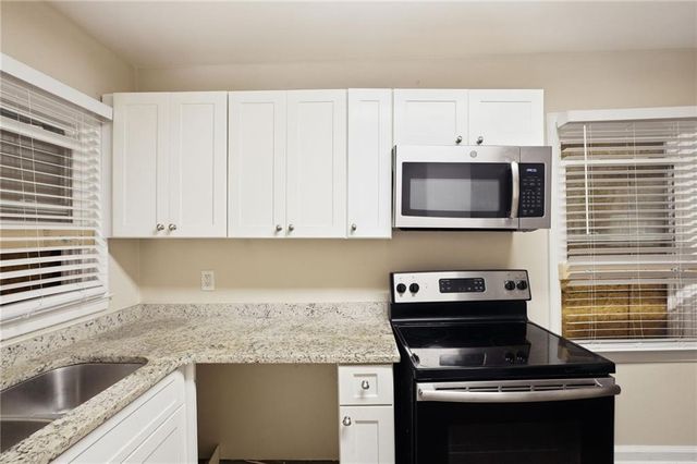 1877 Selwyn Drive, Decatur, GA 30035